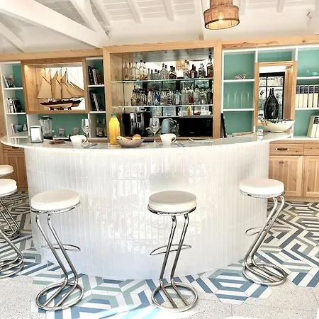 Hébergement de vacances Pool House Blue Yourhosthleper