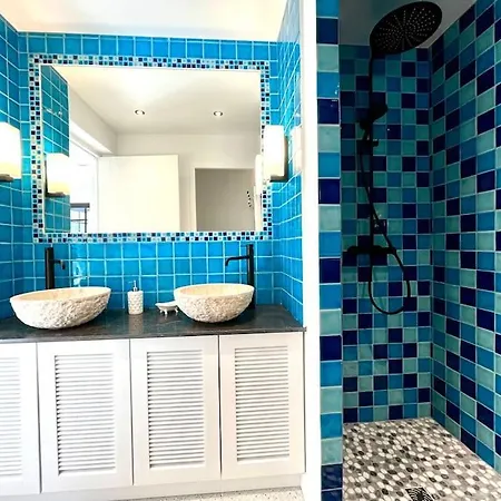 Hébergement de vacances Pool House Blue Yourhosthleper *